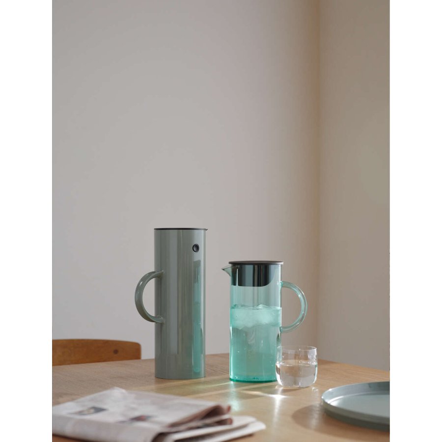 Stelton EM77 Kanne mit Deckel 1,5 L, Dusty Green